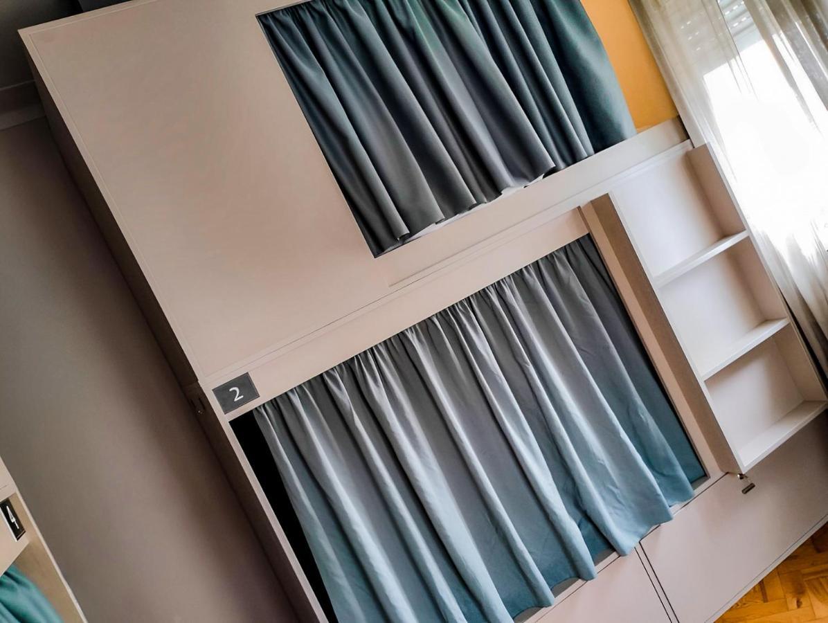 Hostel Vila Nova 빌라노바데가이아 외부 사진